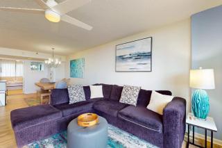 Sea Colony Ocean 1st floor condo with shared sauna basketball court & elevator - 0