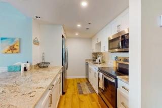 Sea Colony Ocean 1st floor condo with shared sauna basketball court & elevator - 2