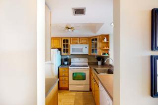 Sea Colony Ocean 1st floor condo with pools private beach & free WiFi - 3
