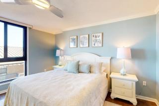 Sea Colony oceanfront 3rd floor condo with shared sauna basketball court balcony - 2