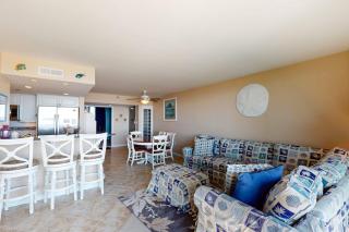 Sea Colony Ocean Fifth Floor Condo with Hot Tub Pool & Basketball - 8