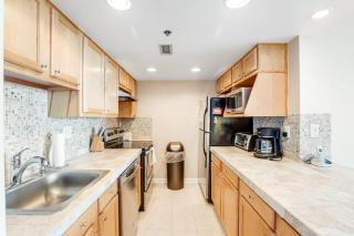 Sea Colony oceanfront 2nd floor condo with pool & elevator - 4