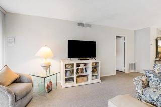 Sea Colony oceanfront 1st floor condo with shared basketball court sauna elevator - 5