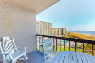 Sea Colony Ocean 6th floor condo wit balcony tennis court & basketball court - 8