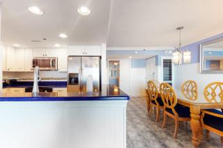 Sea Colony Ocean 6th floor condo wit balcony tennis court & basketball court - 3