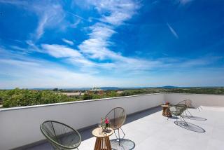 Villa Joanna - hidden oasis with pool, gym & garrage - 7