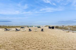 Oceanfront studio with lovely views AC & great location - dogs welcome - 9