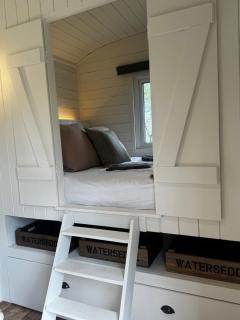 Lakeside Shepard's Hut 'Sanderling' - 9