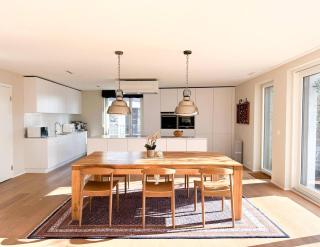 Wonderful Attic Maisonette in Meilen with Stunning Lake Views - 2