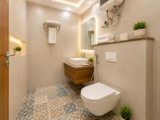 The Grand Rosewood Suites Near Delhi IGI Airport - 6
