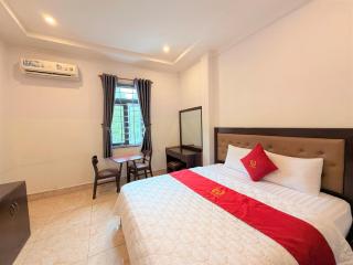 Golden Hotel - 3