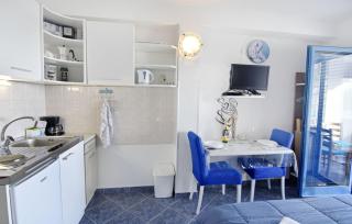 Cozy nest with stunning sea views from the terrace - 9