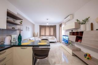 Beachfront Sion Sarande Apartment - 9