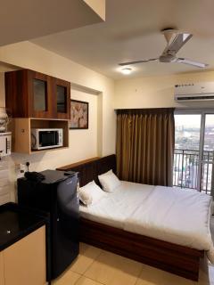 DXB Homes - Luxury Studio Apartment - 0
