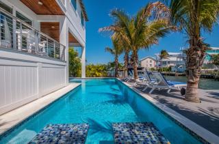 Aqua Bay - 3