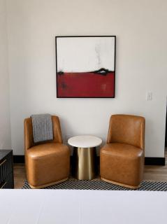 Brick & Bed Riverfront Lofts, T 404 - 7
