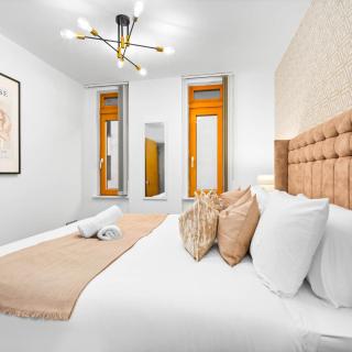 Stylish Two Bedroom Apartment - City Centre - Parking - King Beds - Fast Wi-Fi 81UM - 5