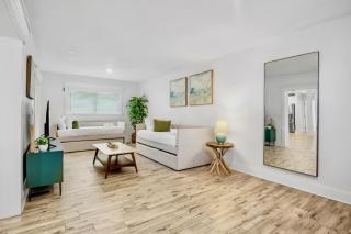 Barefoot by the Bay at Bayside Bungalow - 4