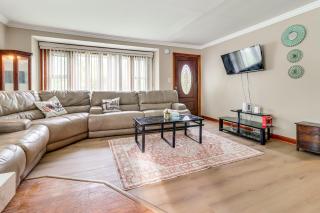 2 Mi to Heritage Park! Pet-Friendly Retreat - 0