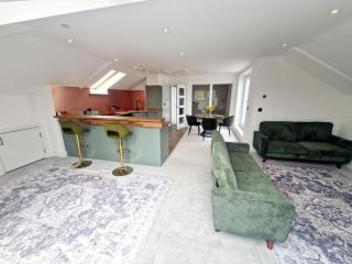 Apartment Sleeps 4 with Balcony and Parking - 7