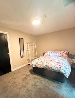 Elegant Victorian Apartment Near Vaillant Live - 3