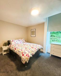 Elegant Victorian Apartment Near Vaillant Live - 2