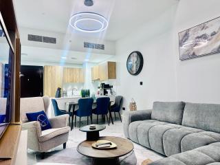 Stylish Waterfront 3BR DuplexWalk to Galleria Mall - 0