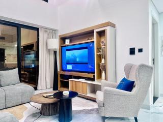 Stylish Waterfront 3BR DuplexWalk to Galleria Mall - 5
