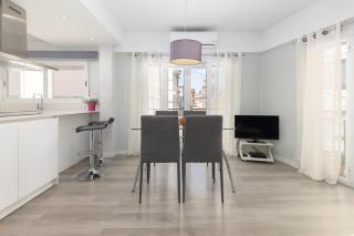 ApartUP Central Market Corner - 1