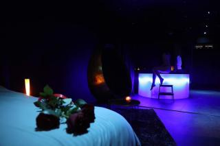 Love Room Bourges - Suite romantique & Jacuzzi -  - 6