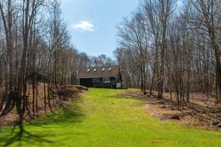 Seventeen Pines - Chic Catskills Cabin with Fireplace & Loft on 17 Acres - 9