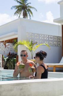 ZAN Orient Beach Hotel - 8