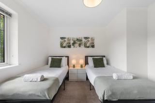 Contemporary 2-Bed House near Basildon Station - 5