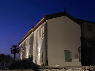 Fairytale old stonehouse - 7