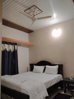 Yuvarathna stay hampi - 5