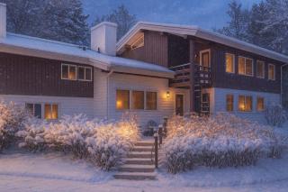 Alpine Condo - Ski In-Out Spacious Condo with Cozy Fireplace - 9