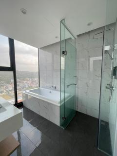 23F Luxury Condo Viewing Halong Bay Water Music - 6