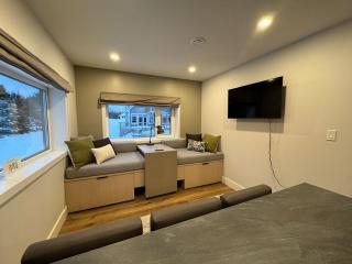 Opulence Suite-Luxury New Build with Riverview - 7