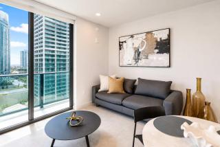 Bright Corner 1BR Near Bayside Miami - 7