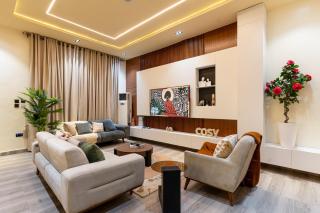 Luxe Haven - 4