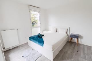 Grand T4 85m terrasse 8 pers 15min Paris - 9