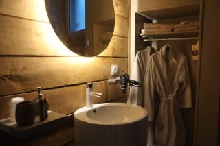 Love Room Bourges - Private Jacuzzi & Sauna - 3