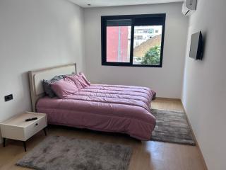 Cocon Moderne au coeur de casablanca clim & balcon - 9