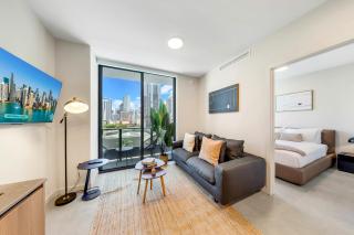 Sleek Downtown Condo w Den at 501 First - Pool Gym & Urban Views - 8