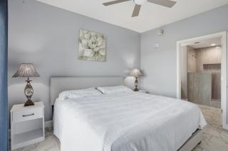 Disney Lakefront Luxury! - 8