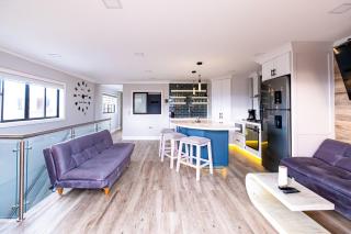 American House - 7