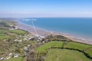 Smugglers Cove - Short Walk to Beach - 7