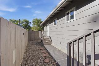 2BR Near Prescott Square - Gray Frontier House - 2