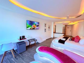 Oceanfront King Suite with Stunning Ocean View - 6