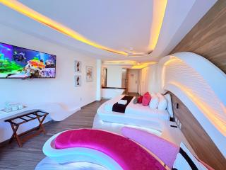 Oceanfront King Suite with Stunning Ocean View - 3